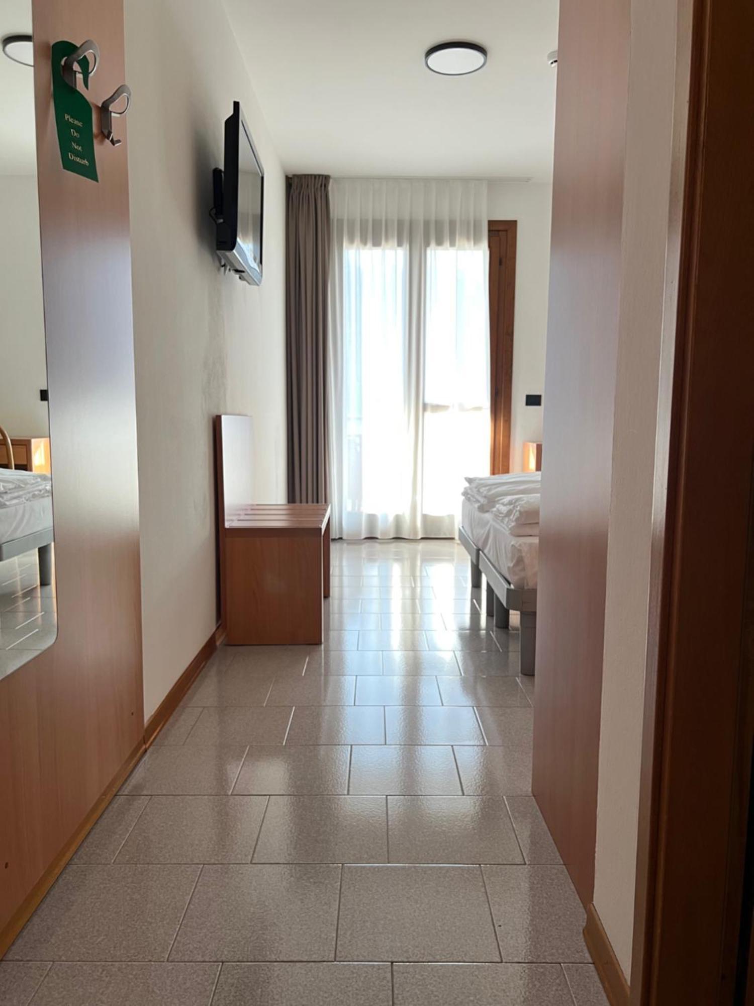 Hotel Coste Лимоне сул Гарда Екстериор снимка