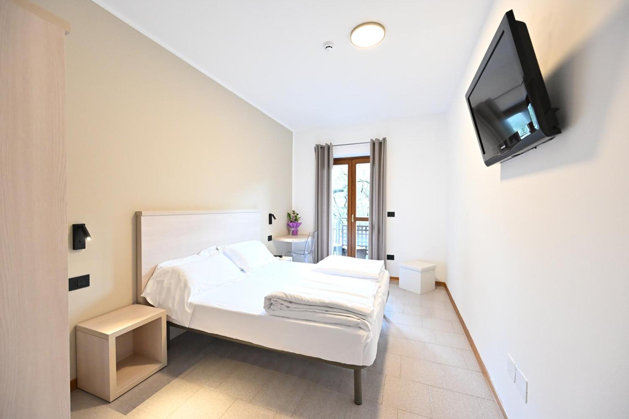 Hotel Coste Лимоне сул Гарда Екстериор снимка